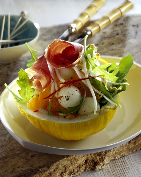 Gefüllte Melone mit Schinkenröllchen von Abraham