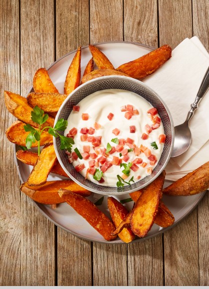 Süßkartoffelecken mit Sour Cream und Serrano von Abraham