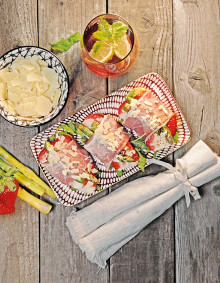 Spargel-Erdbeer-Bruschetta mit Katenschinken nach Cook & Pott